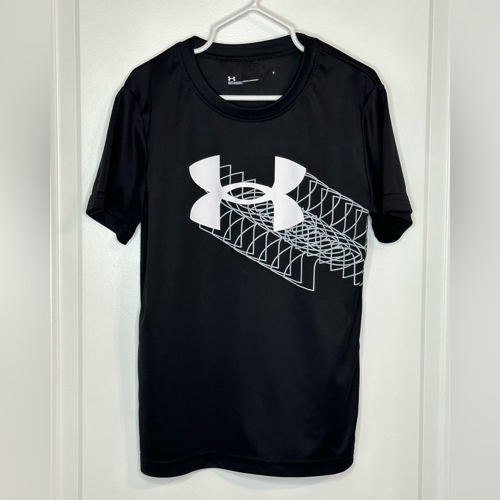 Boys Size 7 Black Short Sleeve Under Armour Shirt